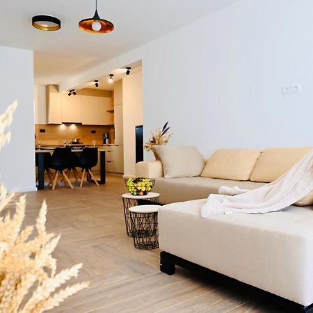 Adorable Holiday Apartment Malinska Kültér fotó