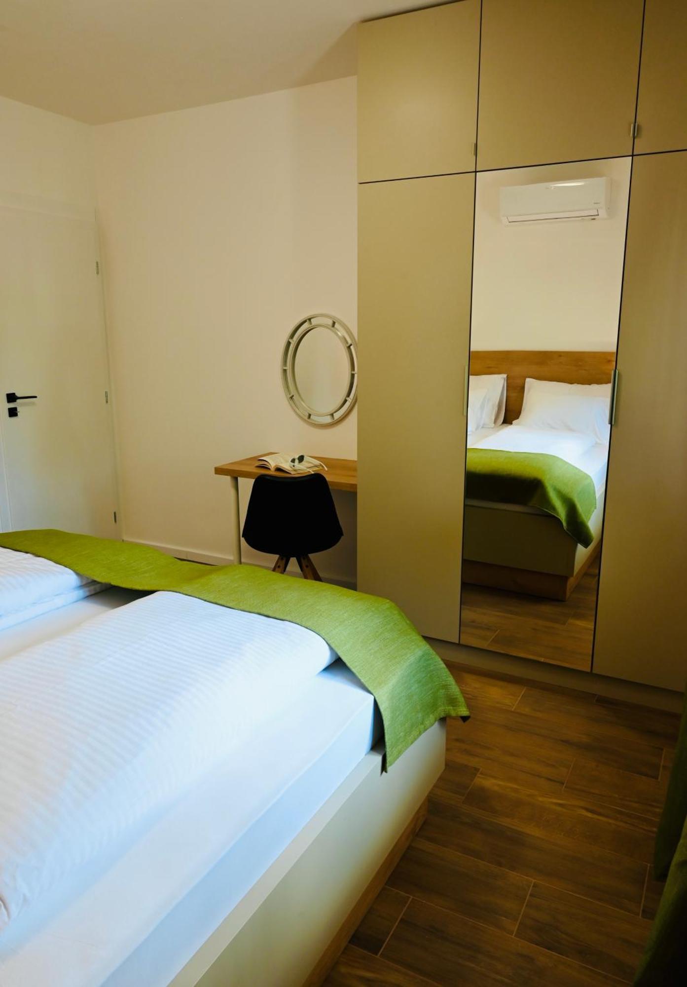Adorable Holiday Apartment Malinska Kültér fotó
